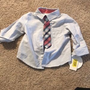 Shirt and tie allusion shirt